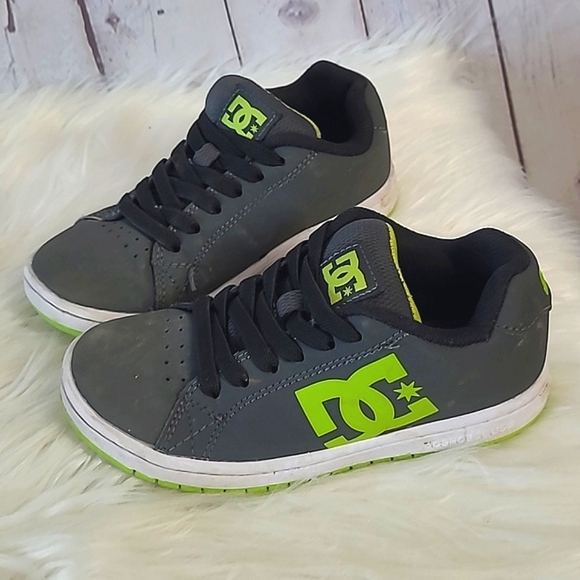 DC Shoe Company Skateboarding Gray  Leather Gaveler Sneakers Shoes Youth Size 12 - Picture 13 of 17